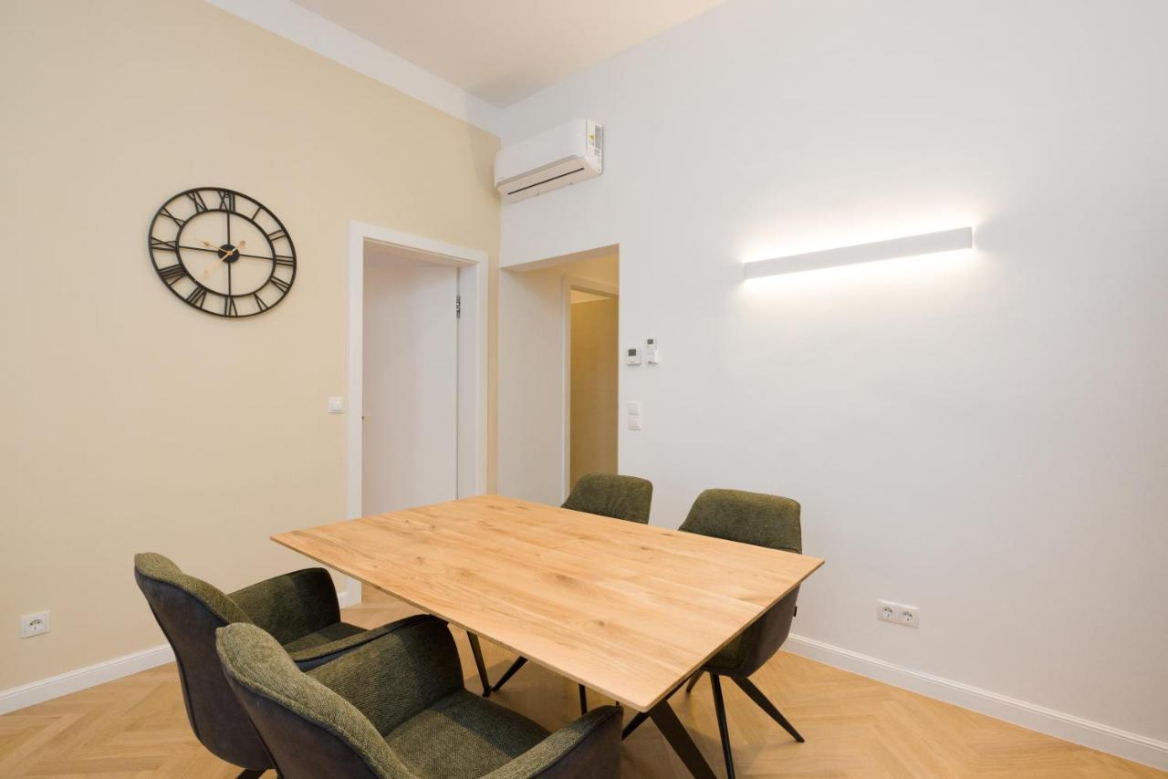 Vienna Stay Apartments Pezzl 1170 Bagian luar foto