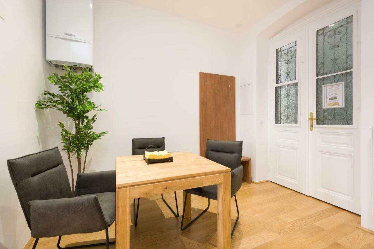 Vienna Stay Apartments Pezzl 1170 Bagian luar foto
